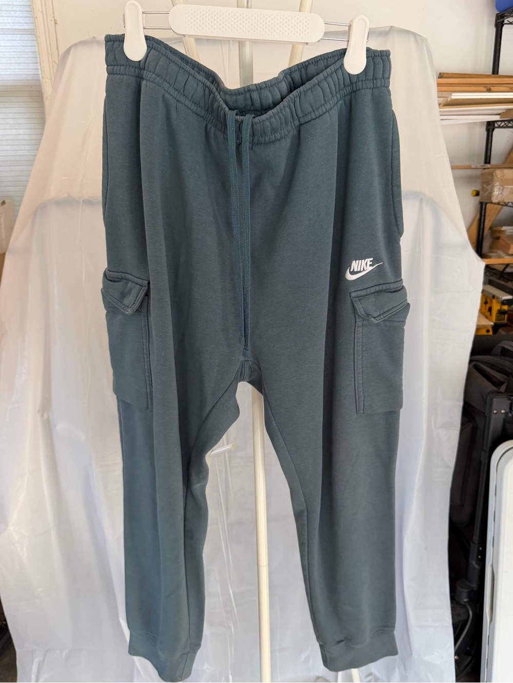 Nike Men’s Cargo Joggers in Slate Teal